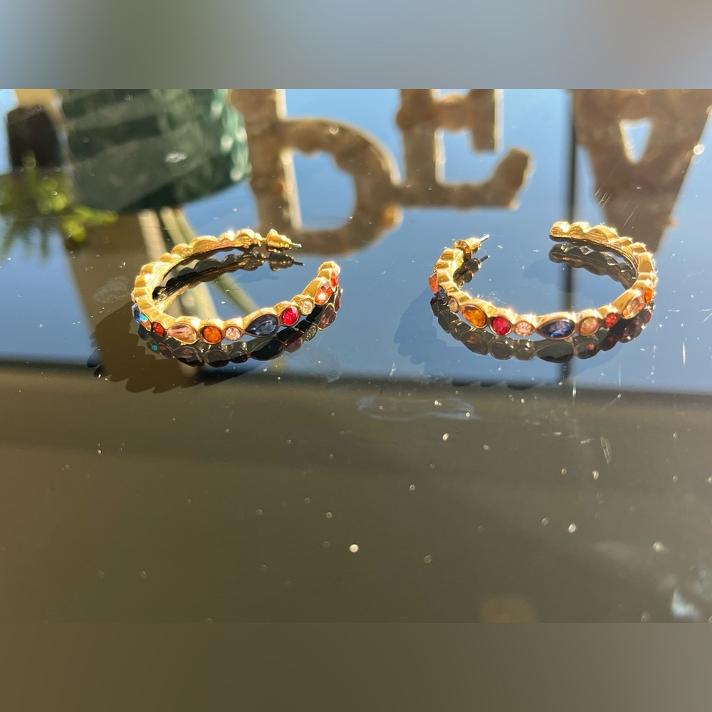 Beautiful Semi-Hoop Earrings - Picture 2 of 3